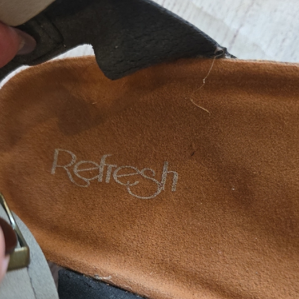 Refresh Tan and Gray Women's Sandals - Picture 2 of 5